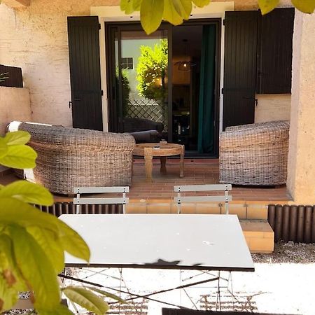 Cocoon'Isle - Jardinet- Jacuzzi Appartement LʼIsle-sur-la-Sorgue Buitenkant foto