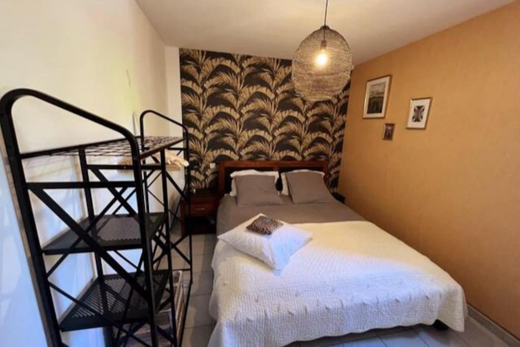 Cocoon'Isle - Jardinet- Jacuzzi Appartement LʼIsle-sur-la-Sorgue Buitenkant foto