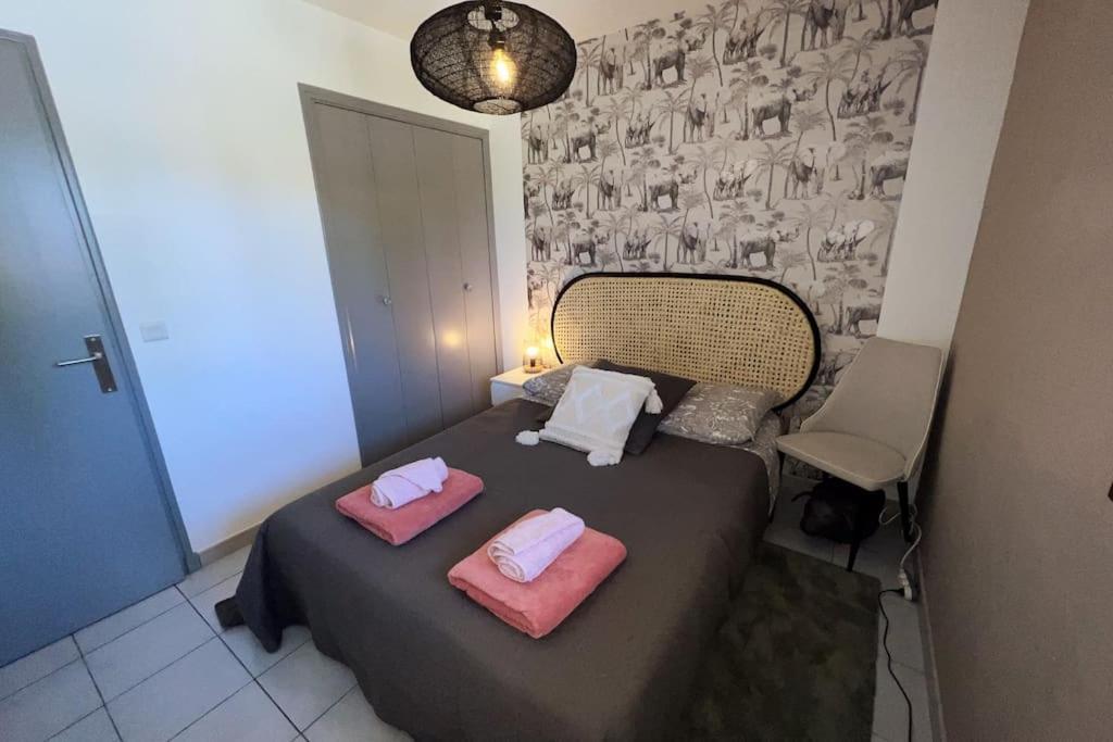 Cocoon'Isle - Jardinet- Jacuzzi Appartement LʼIsle-sur-la-Sorgue Buitenkant foto
