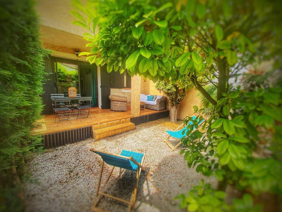 Cocoon'Isle - Jardinet- Jacuzzi Appartement LʼIsle-sur-la-Sorgue Buitenkant foto